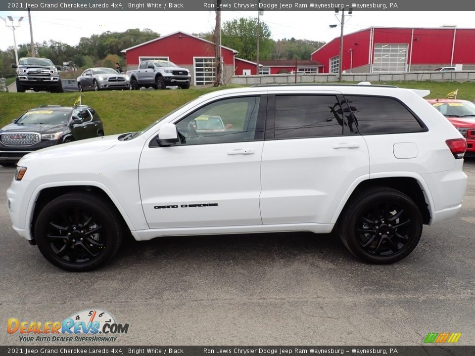 2021 Jeep Grand Cherokee Laredo 4x4 Bright White / Black Photo #2