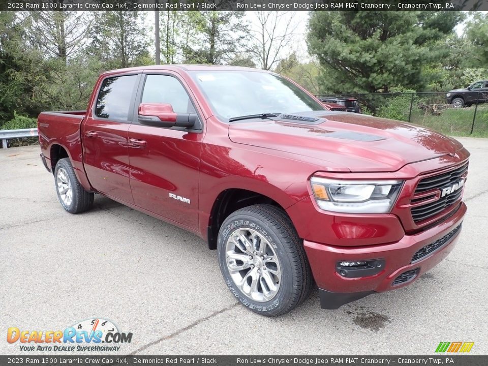 Front 3/4 View of 2023 Ram 1500 Laramie Crew Cab 4x4 Photo #7