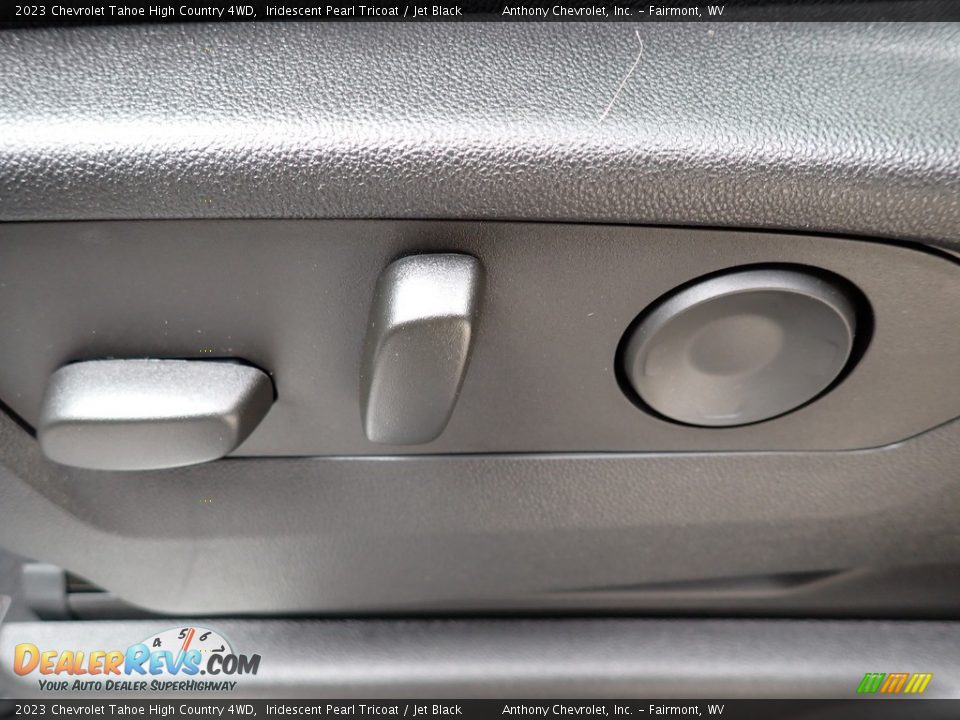 2023 Chevrolet Tahoe High Country 4WD Iridescent Pearl Tricoat / Jet Black Photo #17
