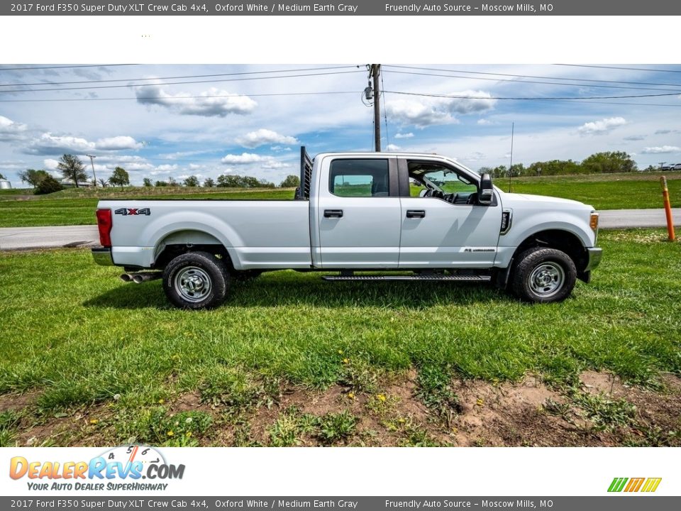 2017 Ford F350 Super Duty XLT Crew Cab 4x4 Oxford White / Medium Earth Gray Photo #7