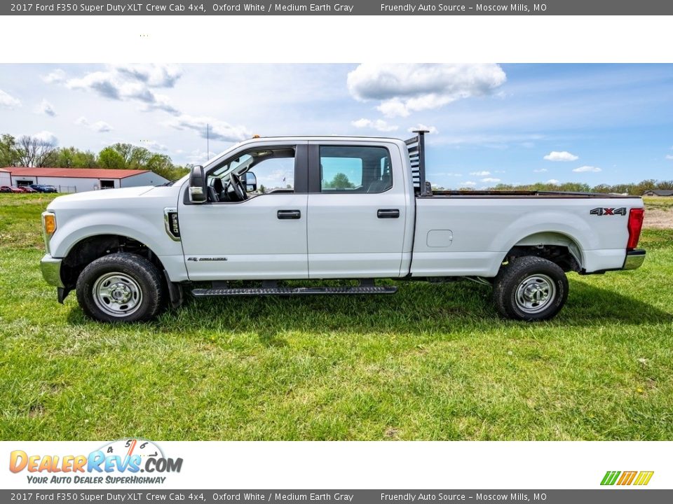 2017 Ford F350 Super Duty XLT Crew Cab 4x4 Oxford White / Medium Earth Gray Photo #11