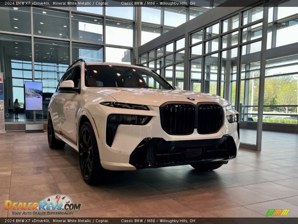 Mineral White Metallic 2024 BMW X7 xDrive40i Photo #1