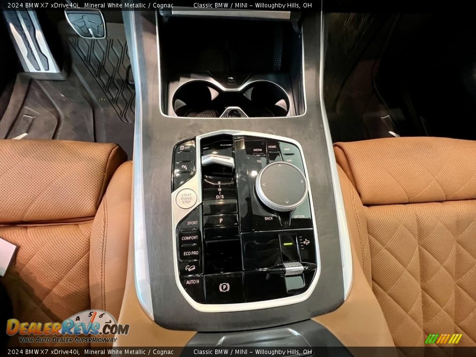 Controls of 2024 BMW X7 xDrive40i Photo #10