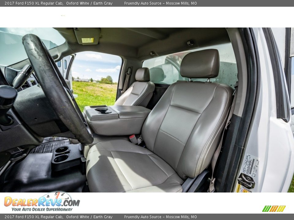 2017 Ford F150 XL Regular Cab Oxford White / Earth Gray Photo #17