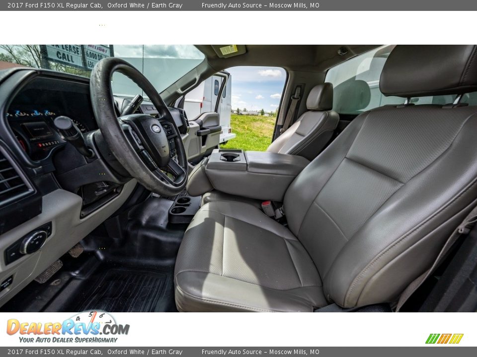 2017 Ford F150 XL Regular Cab Oxford White / Earth Gray Photo #18