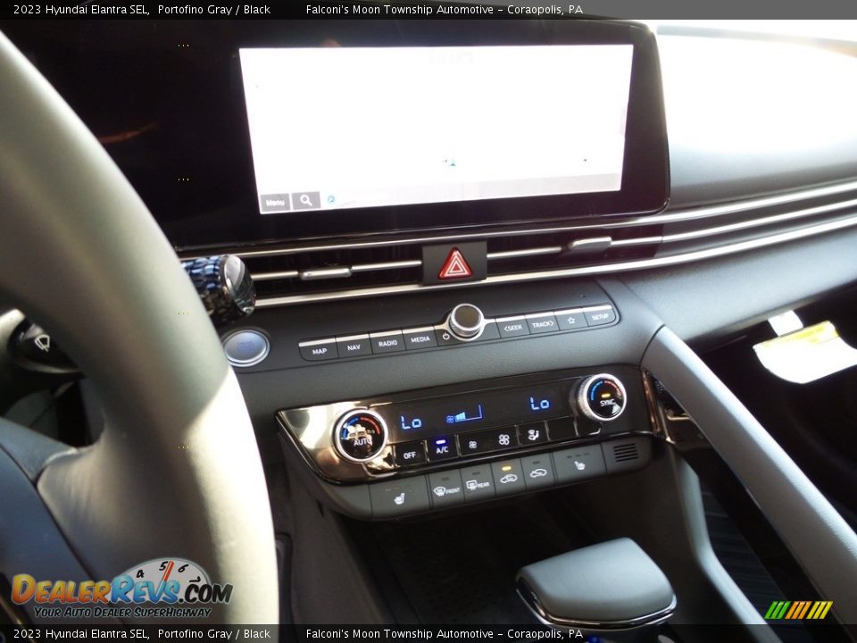 2023 Hyundai Elantra SEL Portofino Gray / Black Photo #17