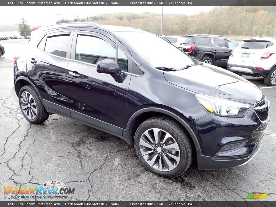 Front 3/4 View of 2021 Buick Encore Preferred AWD Photo #9