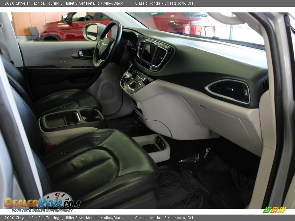 2020 Chrysler Pacifica Touring L Billet Silver Metallic / Alloy/Black Photo #15