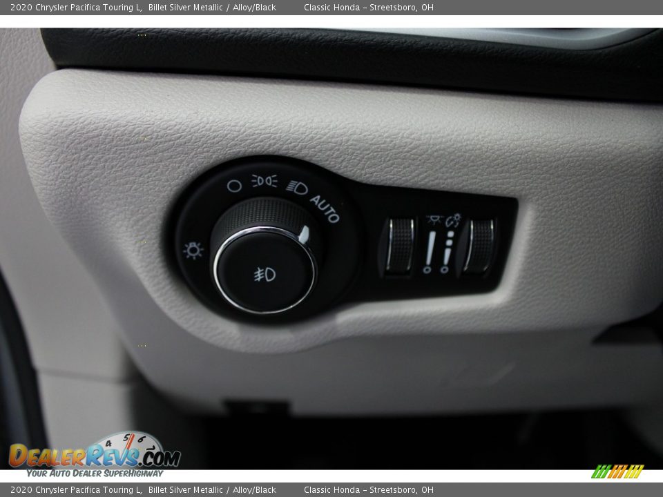 2020 Chrysler Pacifica Touring L Billet Silver Metallic / Alloy/Black Photo #27