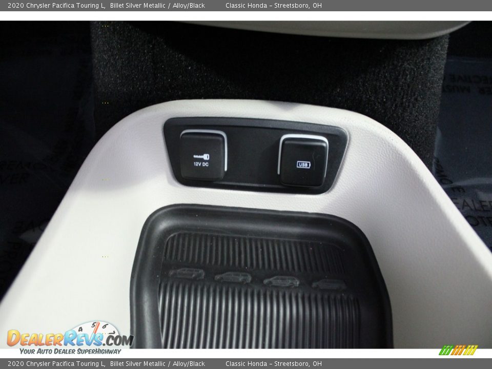 2020 Chrysler Pacifica Touring L Billet Silver Metallic / Alloy/Black Photo #33
