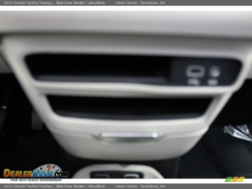 2020 Chrysler Pacifica Touring L Billet Silver Metallic / Alloy/Black Photo #35