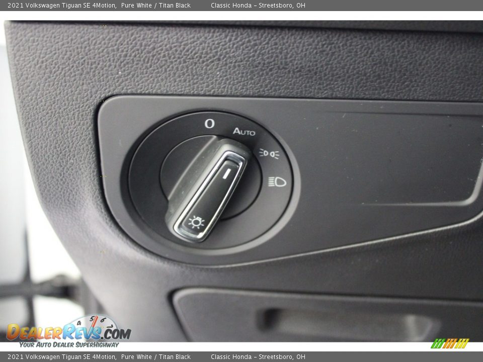 2021 Volkswagen Tiguan SE 4Motion Pure White / Titan Black Photo #17
