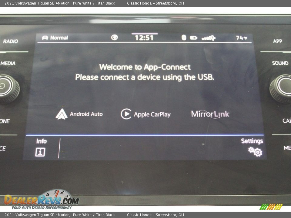 2021 Volkswagen Tiguan SE 4Motion Pure White / Titan Black Photo #26