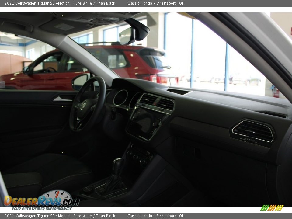 2021 Volkswagen Tiguan SE 4Motion Pure White / Titan Black Photo #36