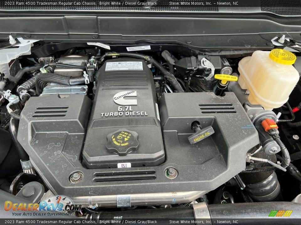 2023 Ram 4500 Tradesman Regular Cab Chassis 6.7 Liter OHV 24-Valve Cummins Turbo-Diesel Inline 6 Cylinder Engine Photo #9