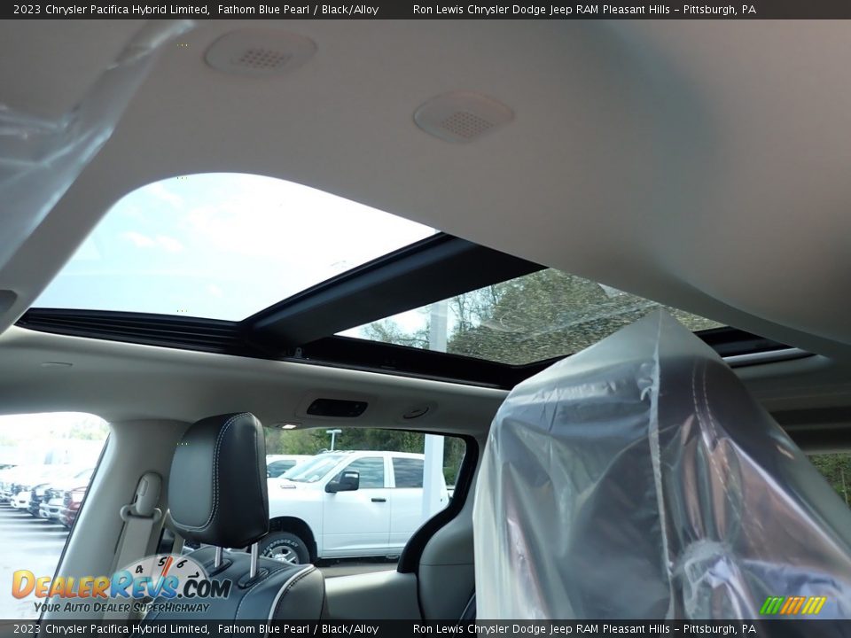 Sunroof of 2023 Chrysler Pacifica Hybrid Limited Photo #17