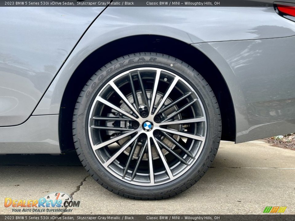 2023 BMW 5 Series 530i xDrive Sedan Skyscraper Gray Metallic / Black Photo #2