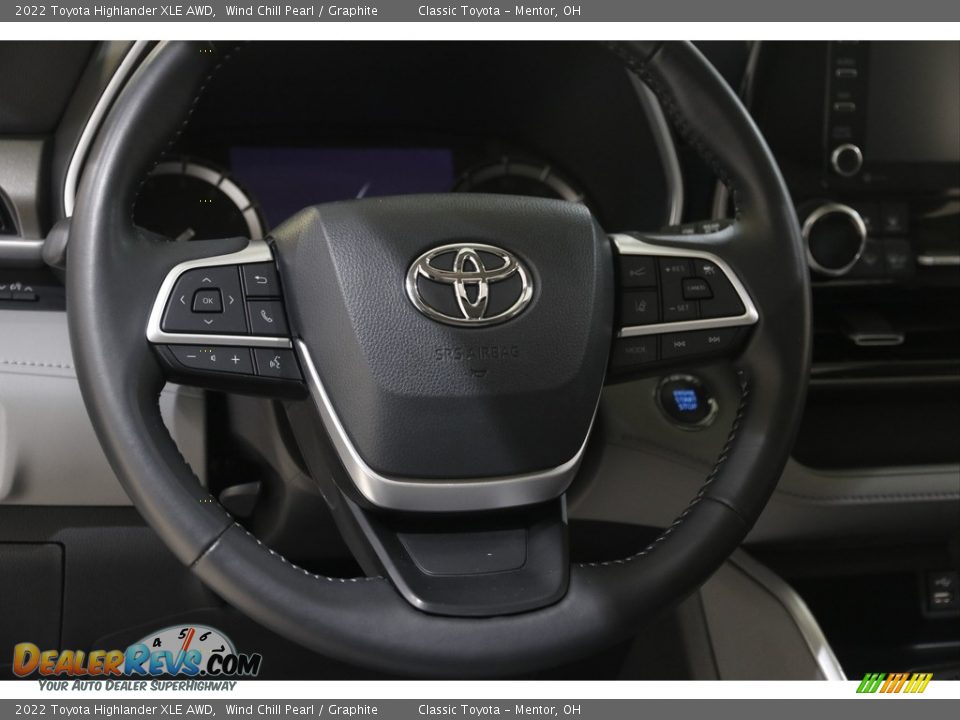 2022 Toyota Highlander XLE AWD Wind Chill Pearl / Graphite Photo #7