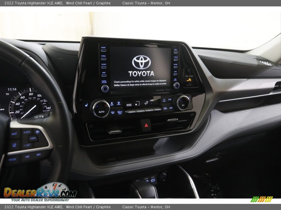 2022 Toyota Highlander XLE AWD Wind Chill Pearl / Graphite Photo #9