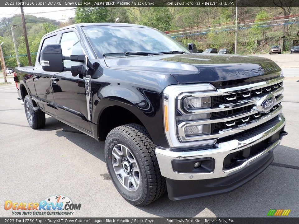 Front 3/4 View of 2023 Ford F250 Super Duty XLT Crew Cab 4x4 Photo #10