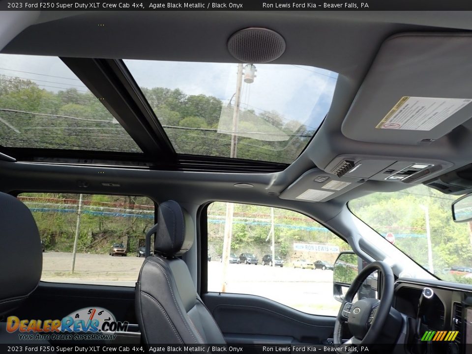 Sunroof of 2023 Ford F250 Super Duty XLT Crew Cab 4x4 Photo #16