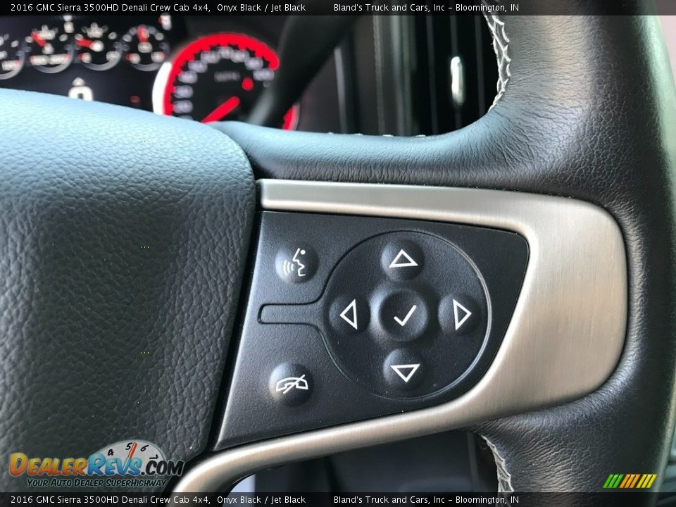2016 GMC Sierra 3500HD Denali Crew Cab 4x4 Steering Wheel Photo #18