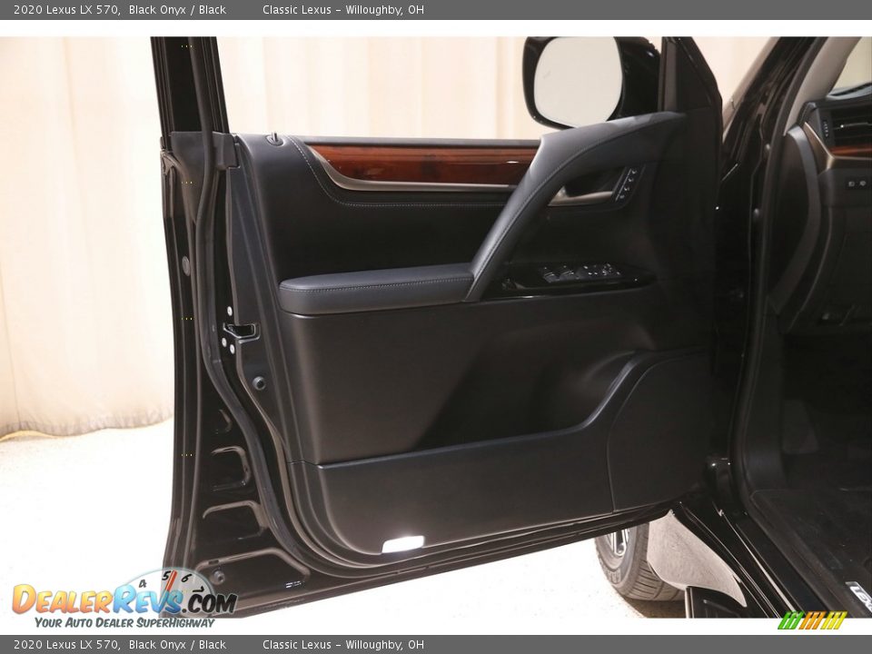 2020 Lexus LX 570 Black Onyx / Black Photo #4