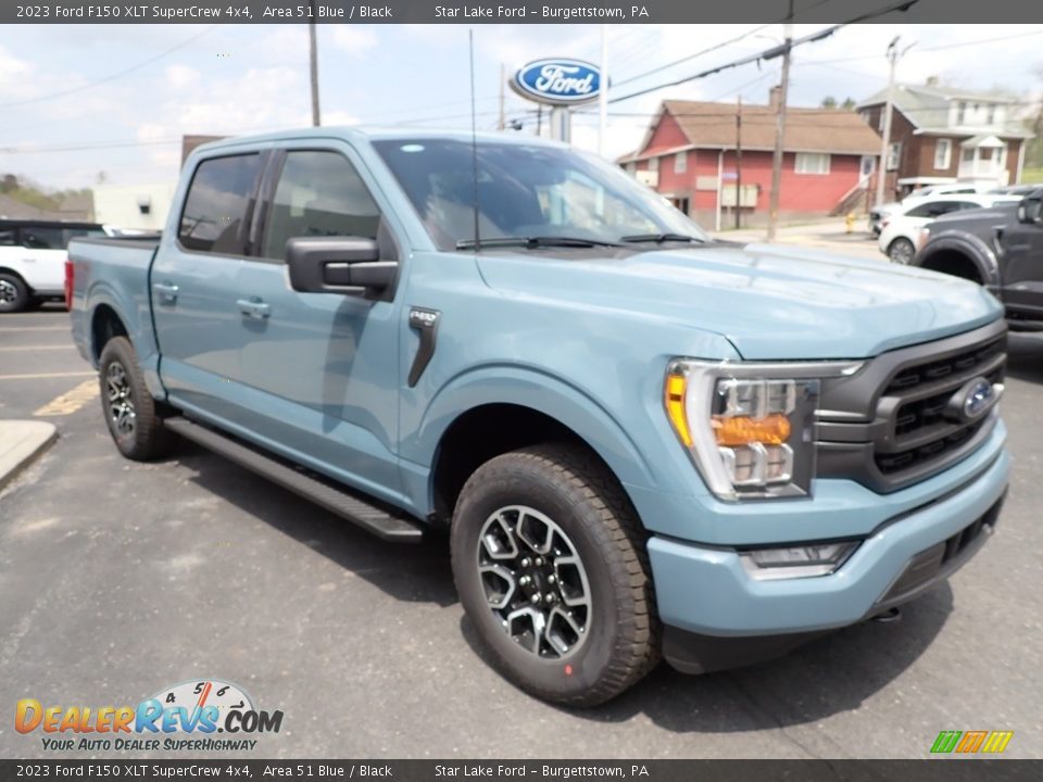 Front 3/4 View of 2023 Ford F150 XLT SuperCrew 4x4 Photo #7