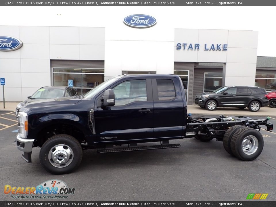 2023 Ford F350 Super Duty XLT Crew Cab 4x4 Chassis Antimatter Blue Metallic / Medium Dark Slate Photo #1