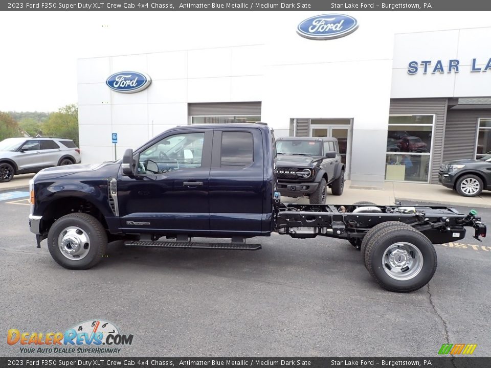 Antimatter Blue Metallic 2023 Ford F350 Super Duty XLT Crew Cab 4x4 Chassis Photo #2