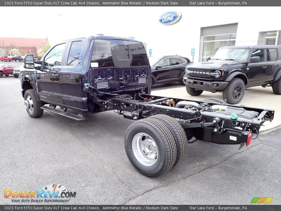 2023 Ford F350 Super Duty XLT Crew Cab 4x4 Chassis Antimatter Blue Metallic / Medium Dark Slate Photo #3