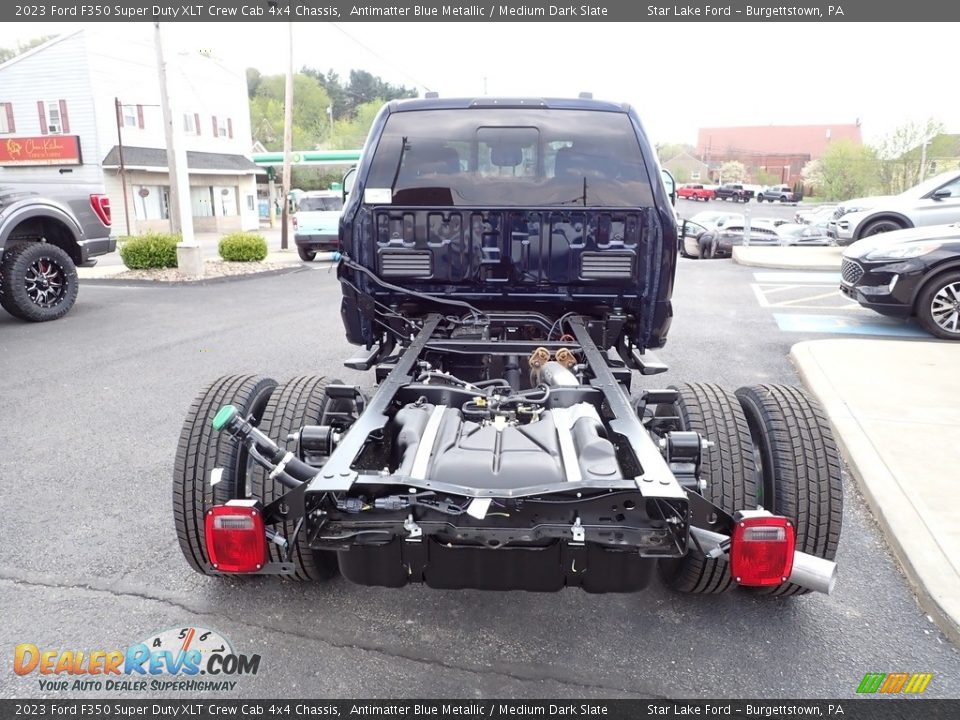 2023 Ford F350 Super Duty XLT Crew Cab 4x4 Chassis Antimatter Blue Metallic / Medium Dark Slate Photo #4