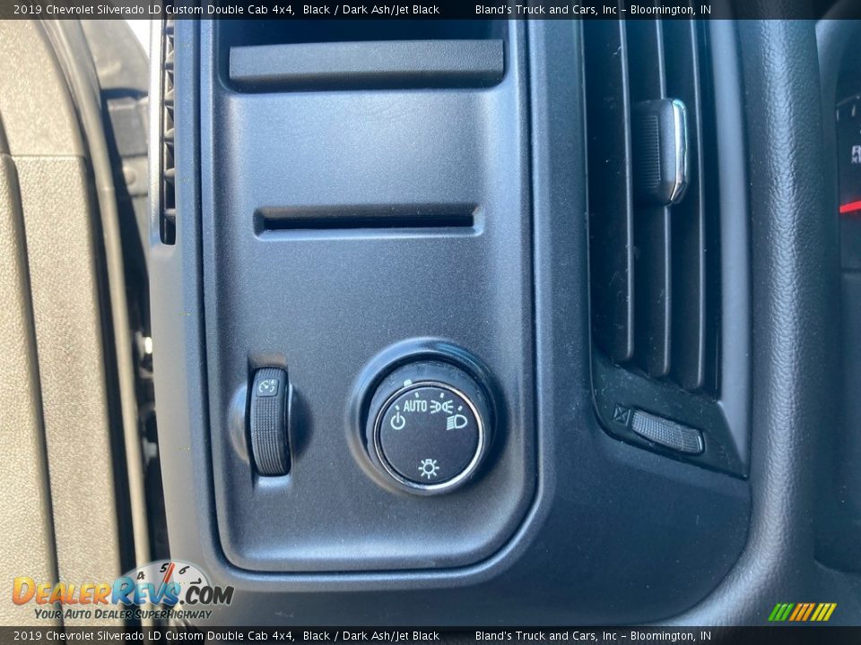 2019 Chevrolet Silverado LD Custom Double Cab 4x4 Black / Dark Ash/Jet Black Photo #20