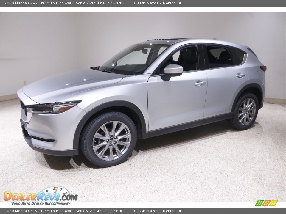 Front 3/4 View of 2020 Mazda CX-5 Grand Touring AWD Photo #3