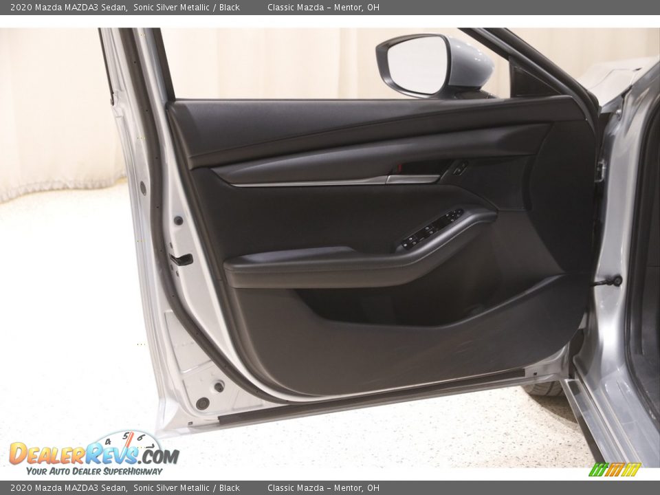 2020 Mazda MAZDA3 Sedan Sonic Silver Metallic / Black Photo #4