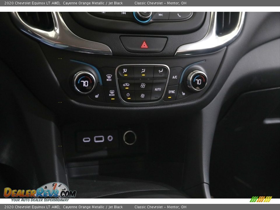 Controls of 2020 Chevrolet Equinox LT AWD Photo #13