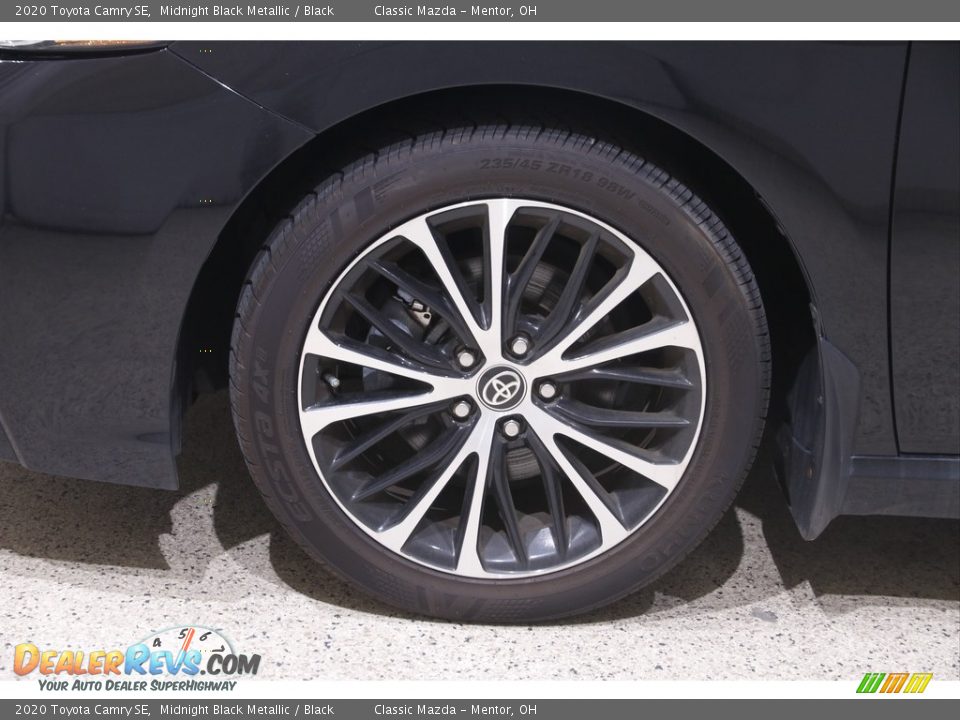 2020 Toyota Camry SE Midnight Black Metallic / Black Photo #18