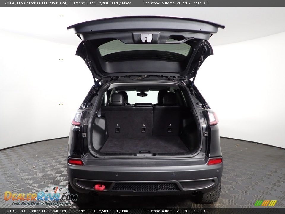 2019 Jeep Cherokee Trailhawk 4x4 Diamond Black Crystal Pearl / Black Photo #10