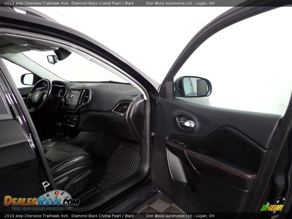 2019 Jeep Cherokee Trailhawk 4x4 Diamond Black Crystal Pearl / Black Photo #27