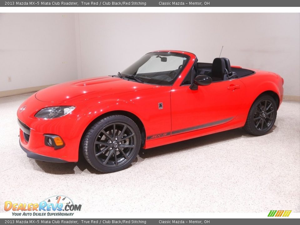 Front 3/4 View of 2013 Mazda MX-5 Miata Club Roadster Photo #4