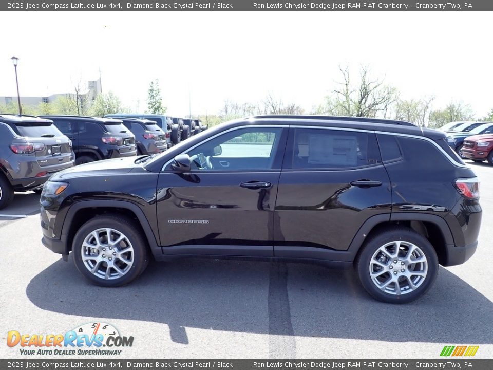 2023 Jeep Compass Latitude Lux 4x4 Diamond Black Crystal Pearl / Black Photo #2