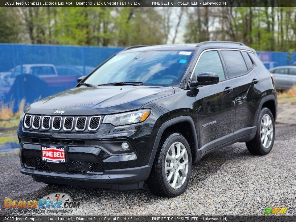 2023 Jeep Compass Latitude Lux 4x4 Diamond Black Crystal Pearl / Black Photo #1