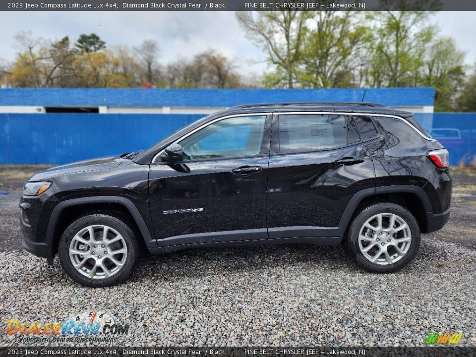 2023 Jeep Compass Latitude Lux 4x4 Diamond Black Crystal Pearl / Black Photo #3