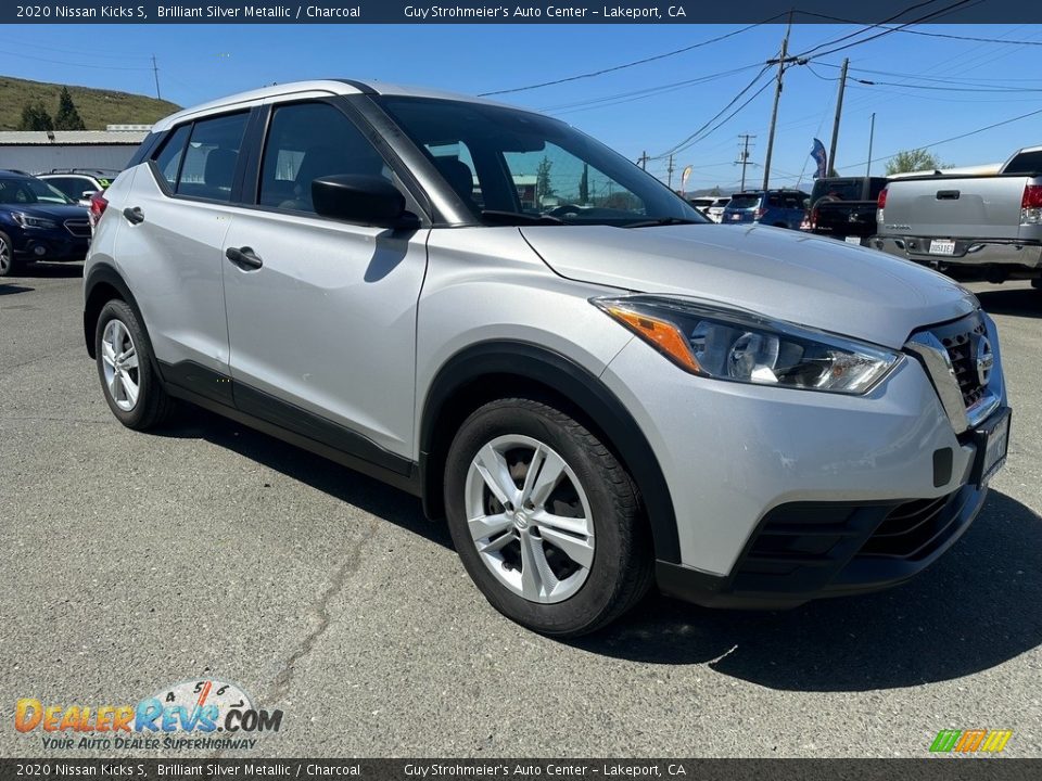 Front 3/4 View of 2020 Nissan Kicks S Photo #1