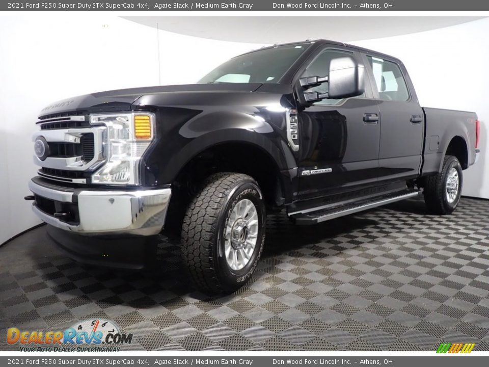 2021 Ford F250 Super Duty STX SuperCab 4x4 Agate Black / Medium Earth Gray Photo #8