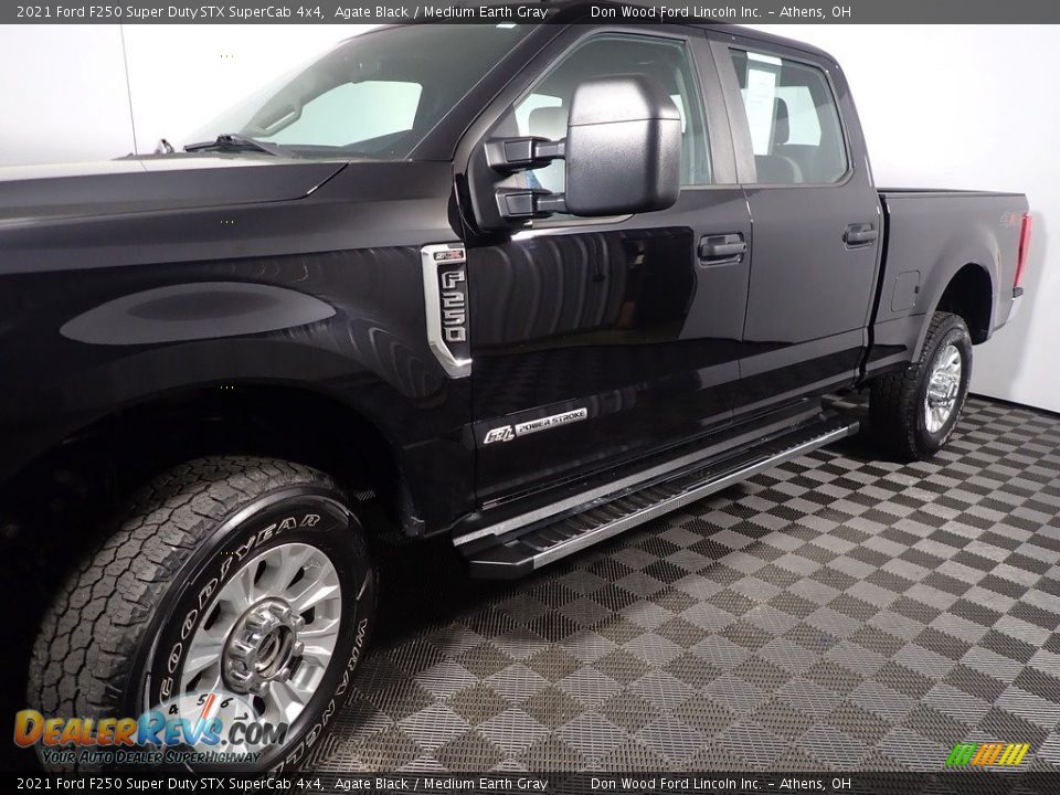 2021 Ford F250 Super Duty STX SuperCab 4x4 Agate Black / Medium Earth Gray Photo #10