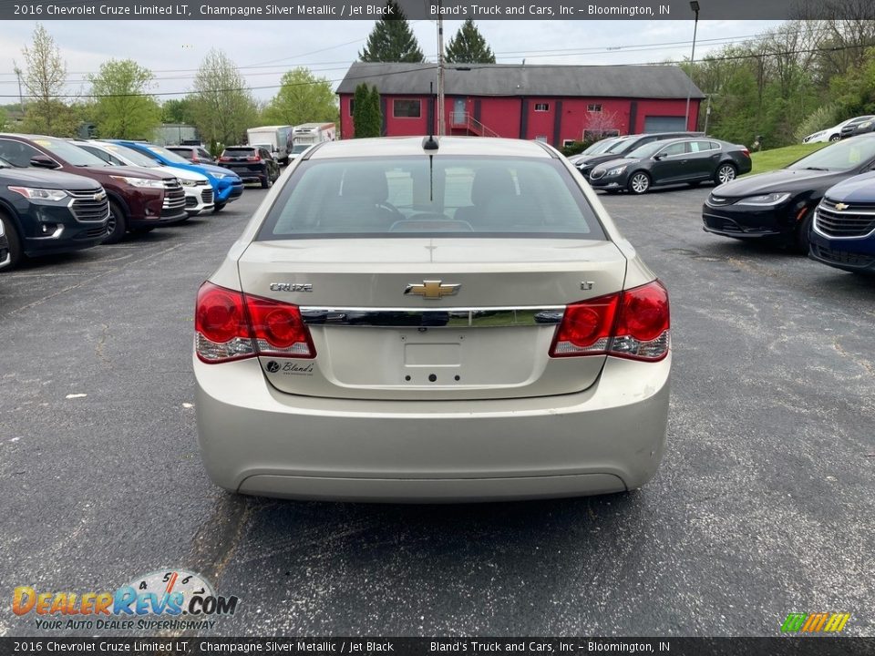 2016 Chevrolet Cruze Limited LT Champagne Silver Metallic / Jet Black Photo #4