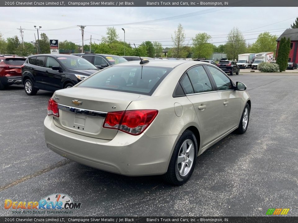 2016 Chevrolet Cruze Limited LT Champagne Silver Metallic / Jet Black Photo #6