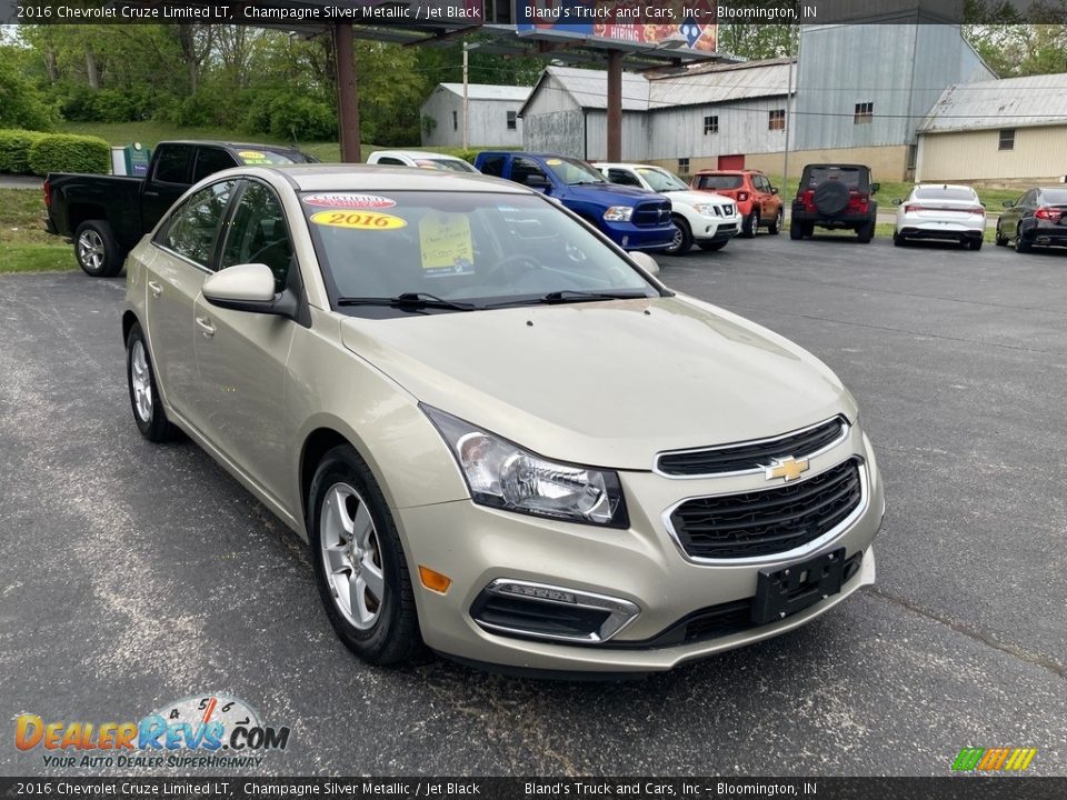 2016 Chevrolet Cruze Limited LT Champagne Silver Metallic / Jet Black Photo #7