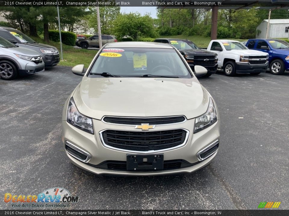 2016 Chevrolet Cruze Limited LT Champagne Silver Metallic / Jet Black Photo #8